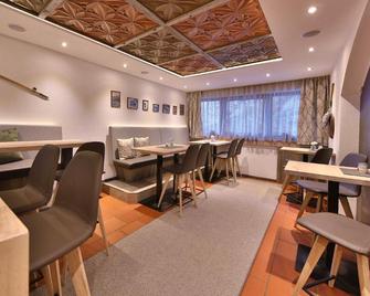 Hotel Garni Fiegl Apart - Sölden - Restaurant