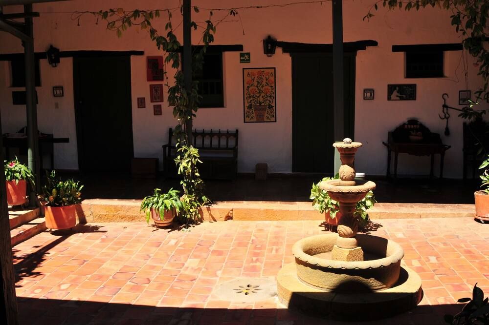 Hotel Mision Santa Barbara - Barichara - Patio