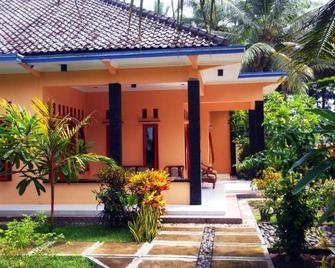 Ragha Homestay - Cijulang - Outdoors view