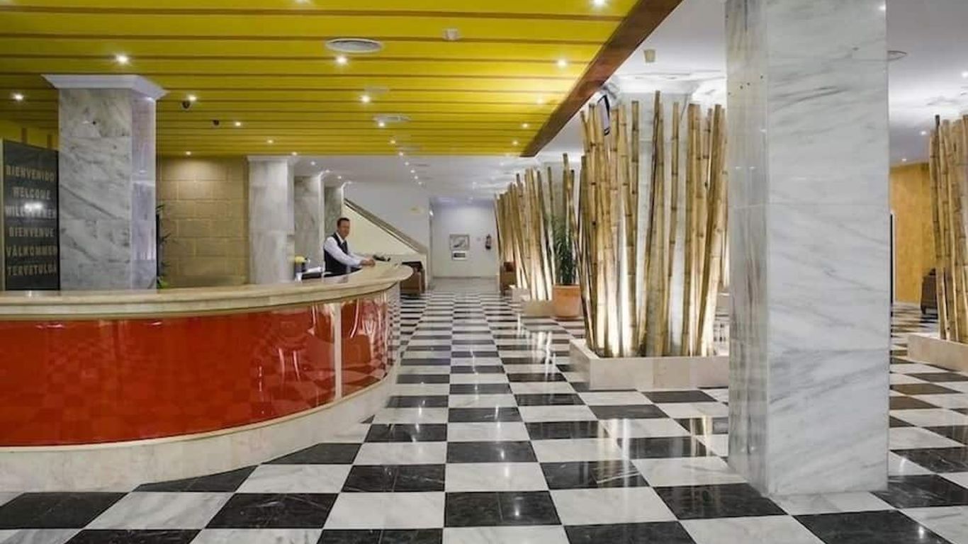 Apartamentos Pirámides