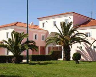 Hi Ofir - Pousada Juventude - Esposende - Edificio