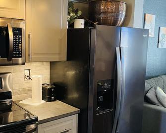 1 bedroom 1 bath entire condominium/SunCityWest/Surprise/SunCity - El Mirage - Cocina