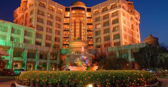 Hotel Swosti Premium - Bhubaneswar - Rakennus
