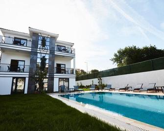 Ruwais Otel - Cesme - Pool