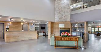 Country Inn & Suites by Radisson, Mesa, AZ - Mesa - Front desk