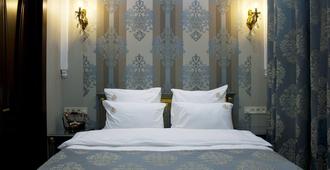 Neapol Boutique Hotel - Tiflis - Yatak Odası
