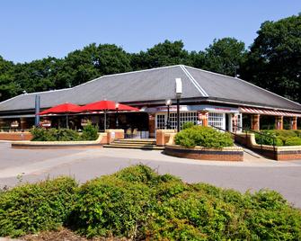 Premier Inn Fareham - Fareham - Building