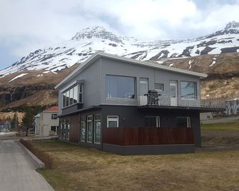 Seydisfjördur Apartment - Seydisfjordur - Gebäude