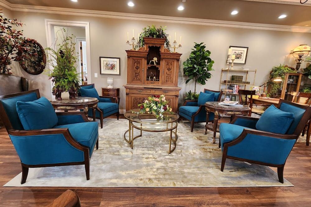 Hummingbird House - Red Bluff - Lounge