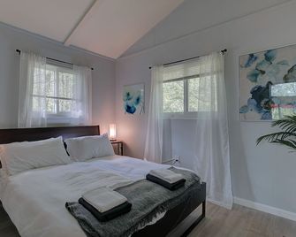 Renovated Modern Chalet - Swim, Hike, Bike, Fish, Ski, Skate, Shop, Dine, Relax! - Madison - Chambre