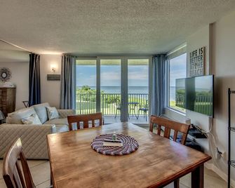 Estero Beach & Tennis Club #203b - Fort Myers Beach - Spisesal