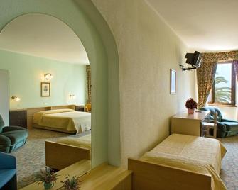 Albergo Bellavista - Limone sul Garda - Schlafzimmer