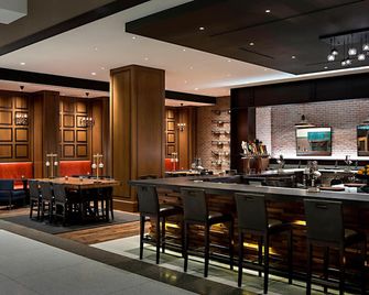 Omaha Marriott Downtown at the Capitol District - Omaha - Bar