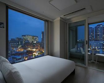 Urbanstay Myeongdong - Seul - Yatak Odası