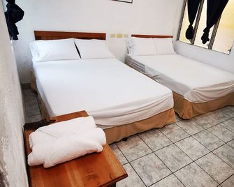 Natz Hotel - Flores