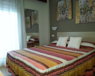 Hostal Mesón del Barro - Pamplona - Habitación