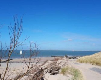 Semi-detached Holiday Home With Wifi, Near the Beach - Breskens - Strand