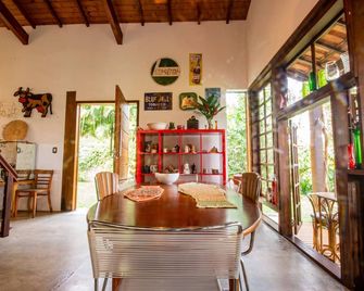 帕拉蒂公車站旅館 - 帕拉蒂 - 餐廳