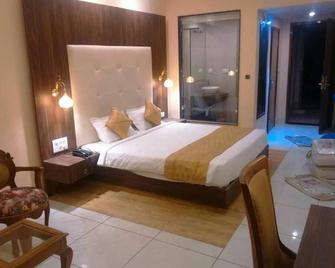 Raj Mahal Resort & Spa - Neemrana - Habitación