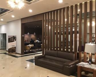 Quality Inn Chihuahua San Francisco - Чіхуахуа - Лоббі