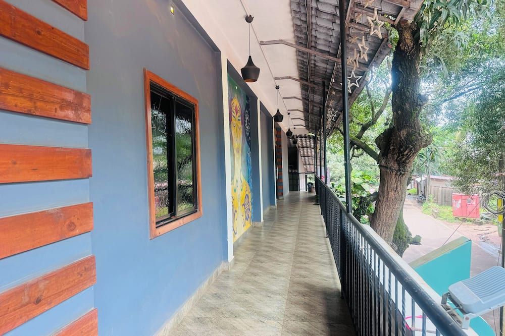 Seeya Heritage Hostels - אנג'ונה - מרפסת