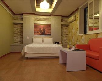 Manhattan Hotel - Gwangju - Bedroom