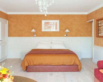 B&B in town center with private hammam - La Rochelle - Bedroom