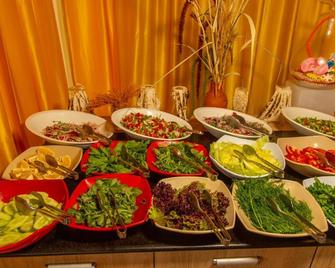 Lemas Suite Hotel - Side