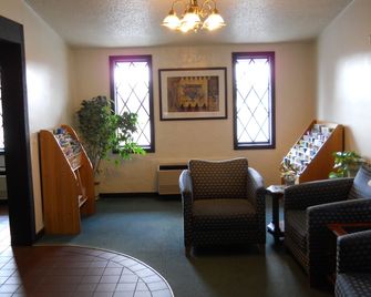 Value Inn Motel - Milwaukee Airport South - Oak Creek - Huiskamer
