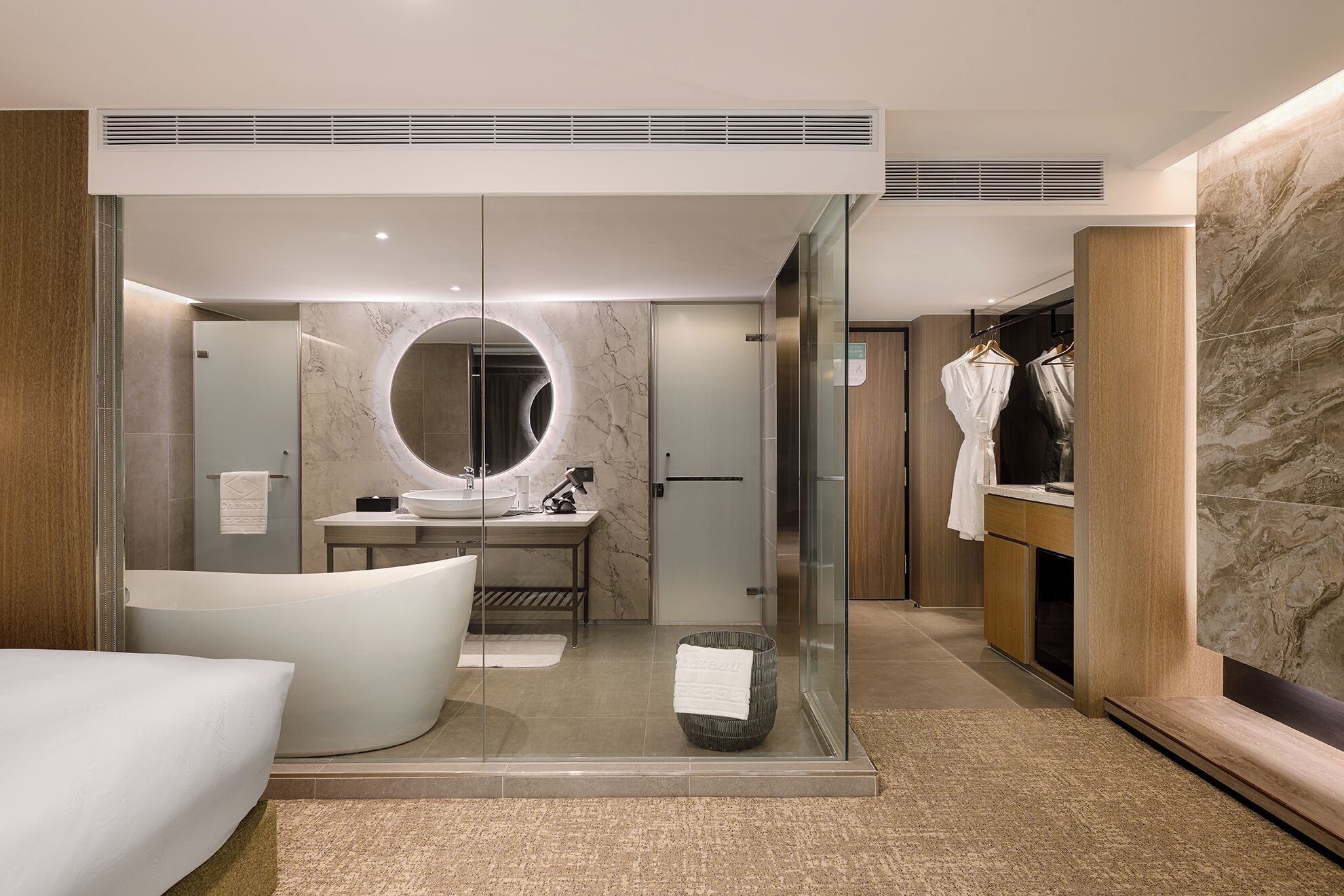 جاي شاتو هوتلز آند هوستلز