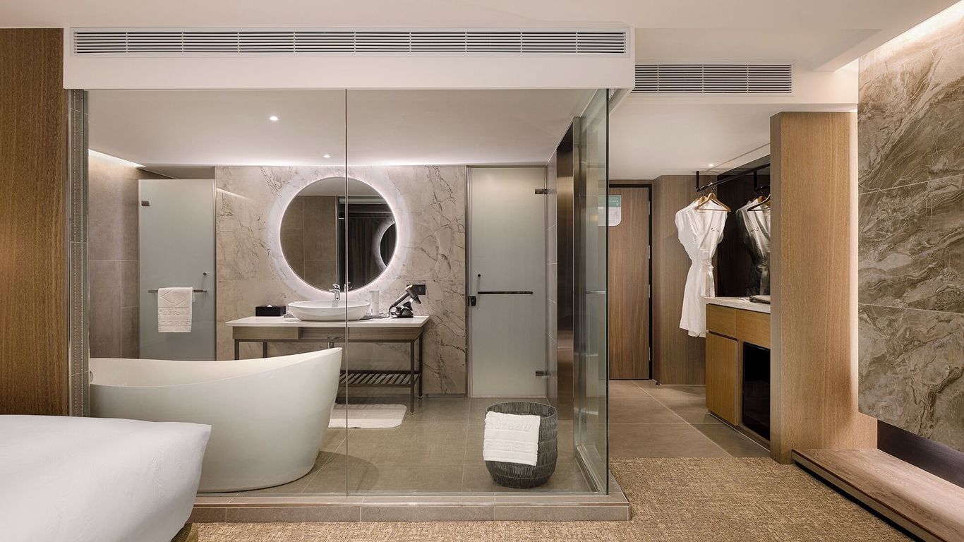 جاي شاتو هوتلز آند هوستلز