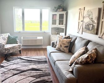 Oakmeadows Farm Cozy 2-bedroom farmhouse in amazing Alachua - Alachua - Huiskamer