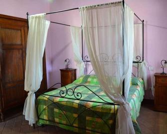 Casale Poggio Colpiccione - Passignano sul Trasimeno - Slaapkamer