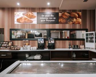 Zenit Hall 88 Studios - Salamanca - Buffet