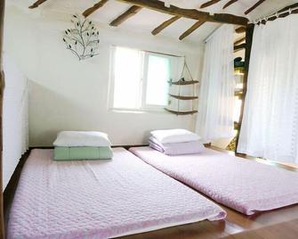 Unnie Guesthouse - Hostel - Ciudad de Jeju - Habitación