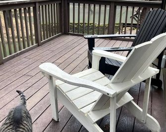 Tranquil Studio Amongst the Pines Near Redwood Highway - Pet Friendly! - 格蘭特帕斯 - 陽台