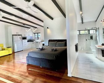 Garden Retreat with Pool - fully detached Studio - Freshwater - Wohnzimmer