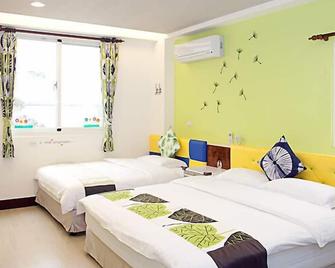 Follow Me Sweet House Bed & Breakfast - Ji'an Township - Bedroom