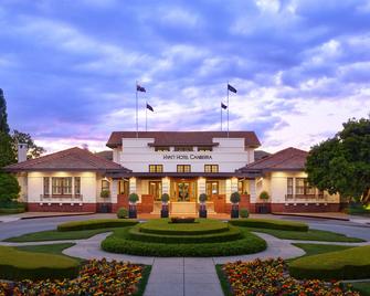 Hyatt Hotel Canberra- A Park Hyatt Hotel - Canberra - Building