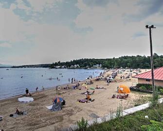 Fun & Fabulous Getaway - Gilford - Beach
