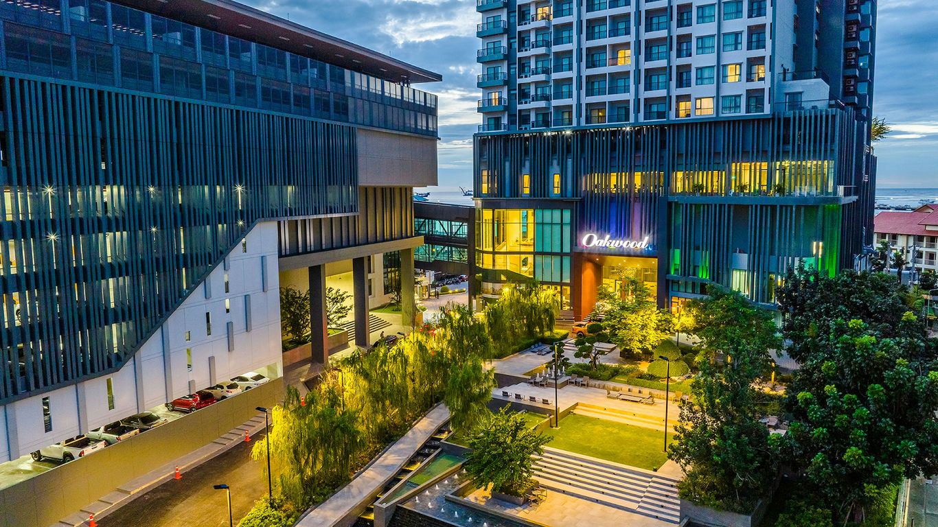 โอ๊ควู๊ด โฮเทล แอนด์ เรสซิเดนซ์ ศรีราชา