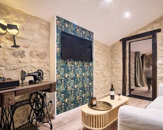 Gite Au Coeur Des Vignes - Montagne - Sala de estar