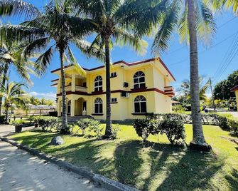 هوندوراس شورس بلانتيشينز - تيلا - مبنى