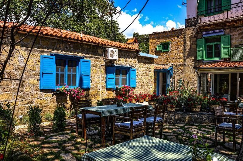 Adatepe Otel - Küçükkuyu - Patio