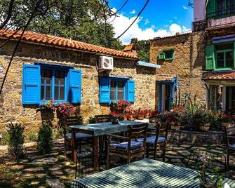 Adatepe Otel - Küçükkuyu - Patio