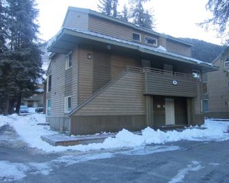 Adorable, Affordable and easy access to ski area - Girdwood - Edificio