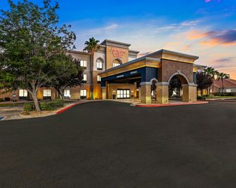 Hampton Inn & Suites Lancaster - Lancaster - Edificio