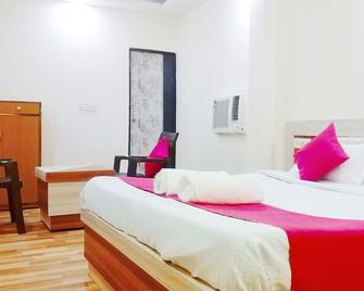 Hotel Keshav - Ghaziabad - Schlafzimmer