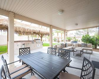 4 Bedroom Home With Pool, Hot Tub, Outdoor Kitchen - Winchester - Patio