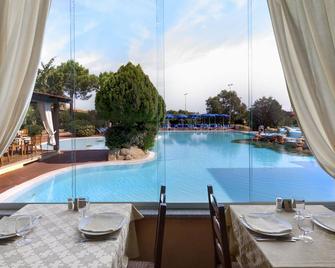 Colonna Hotel Du Golf - Marina di portisco - Zwembad